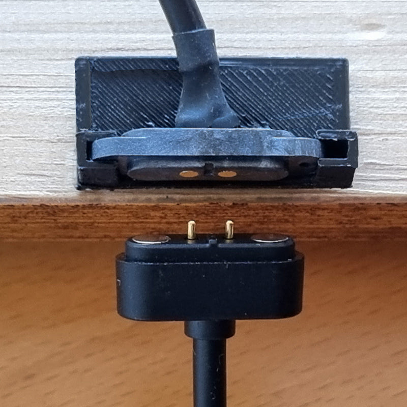 Cable magnético EXTERIOR para cargar la lámpara sin desmontarla